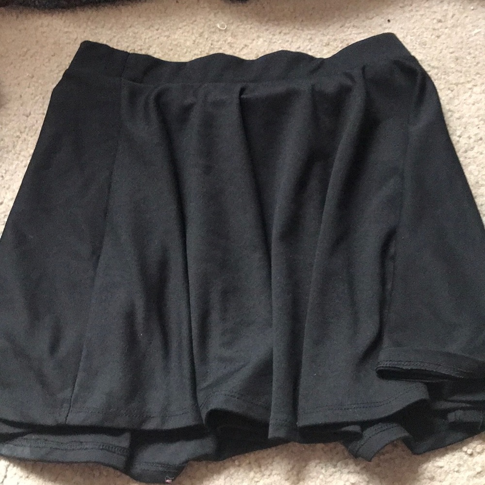 Black skater skirt